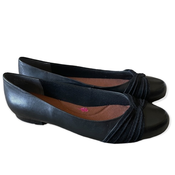 Ros Hommerson Leather Black Flats 11 Narrow with velvet design